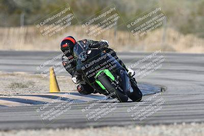 media/Dec-01-2025-Moto Forza (Mon) [[2daa91e15f]]/1-Advanced Group/Session 3 (Turn 3)/